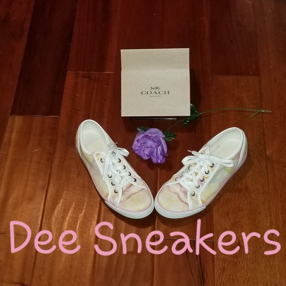 Coach Shoes - 💯Authentic Coach Dee Sneakers Q994 Size 8.5